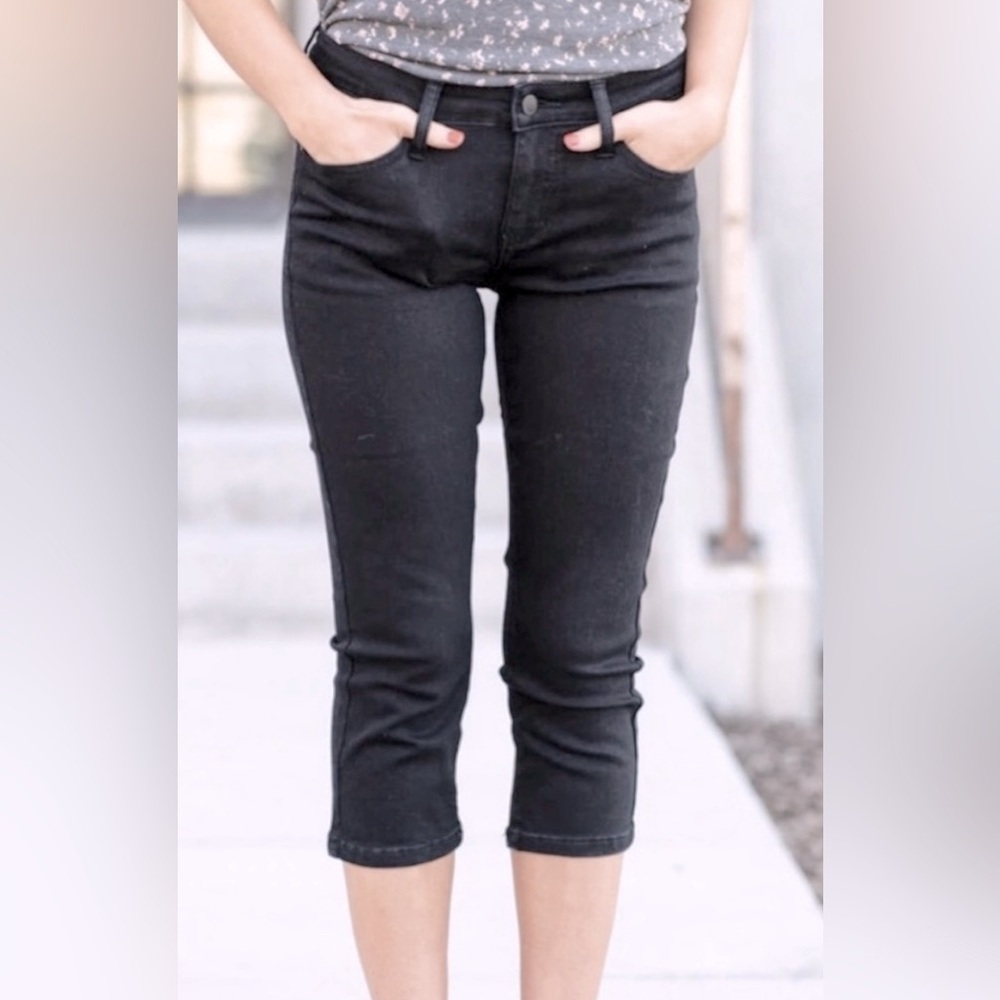 Judy Blue Capri Fit Jeans